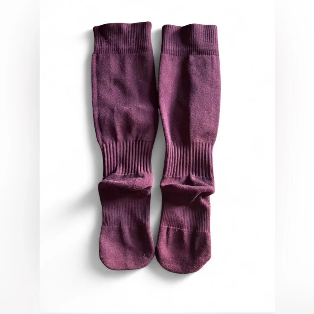 TCK Maroon Boys Baseball Socks Youth Size Small - Worn Once